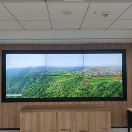 Samsung Video Wall Installation by UTPL